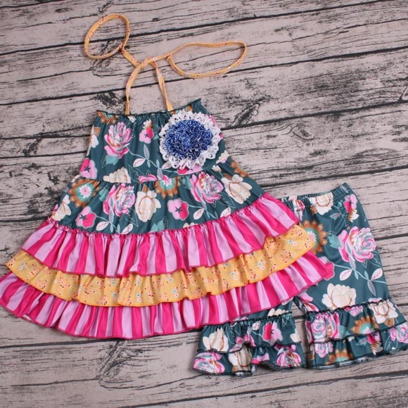 Other - Girls Layered Ruffle Floral & Stripe Capri Outfit